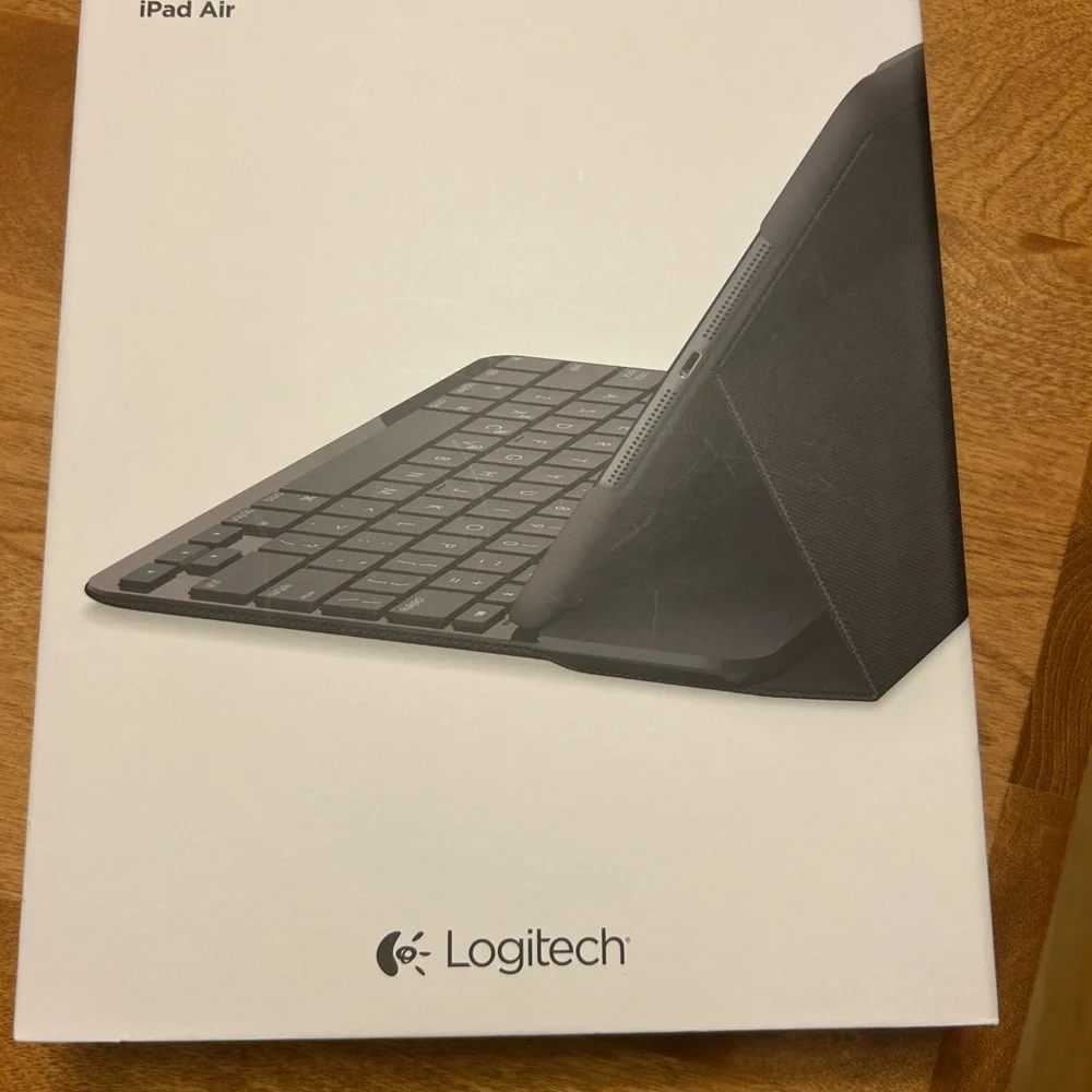 Apple iPad with Black Keyboard